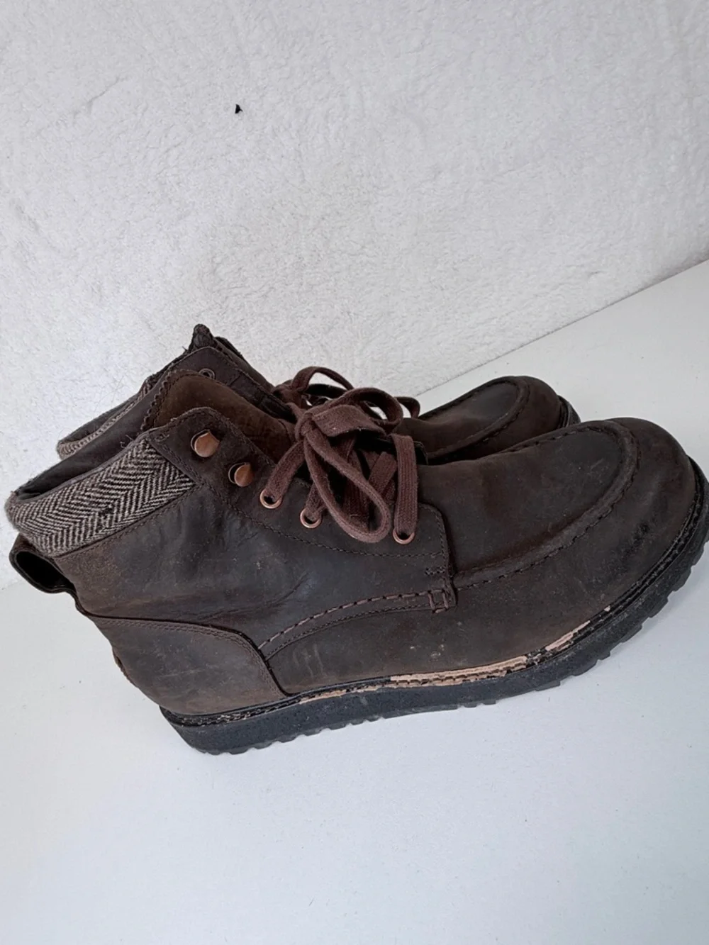 UGG Mens Leather Lace Up Boots Brown Moc Toe Size 10 Rugged Waterproof boots